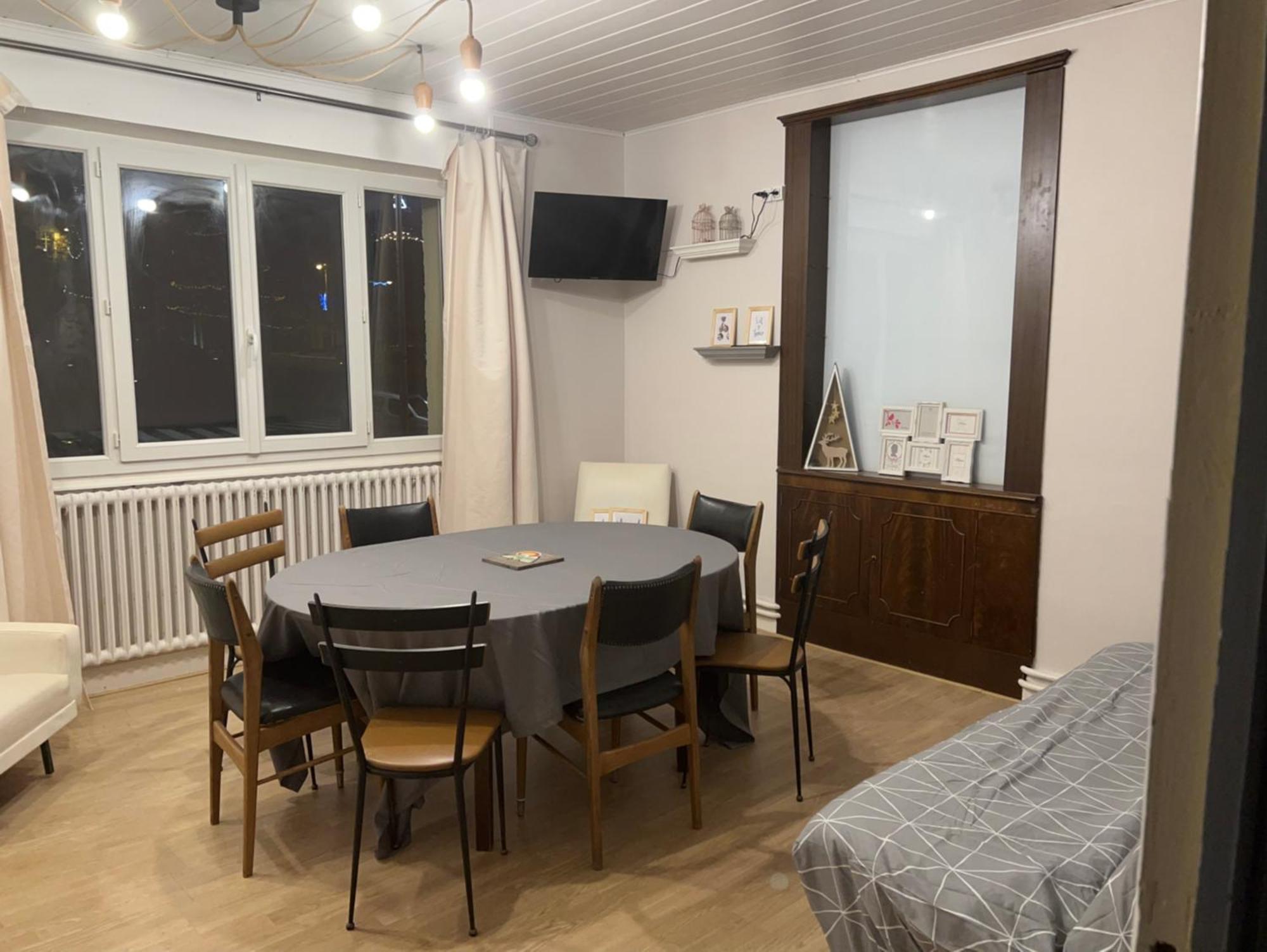 La 1 Apartment
